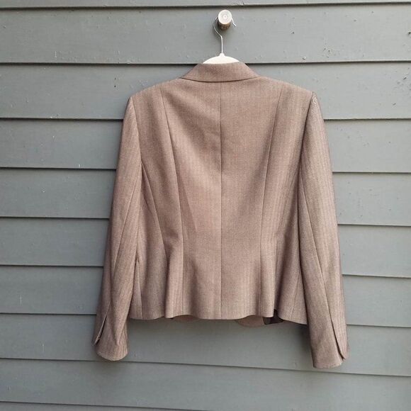 Tahari Brown Herringbone Blazer size 12 - Picture 4 of 9